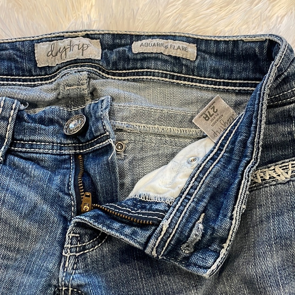 Buckle daytrip flare